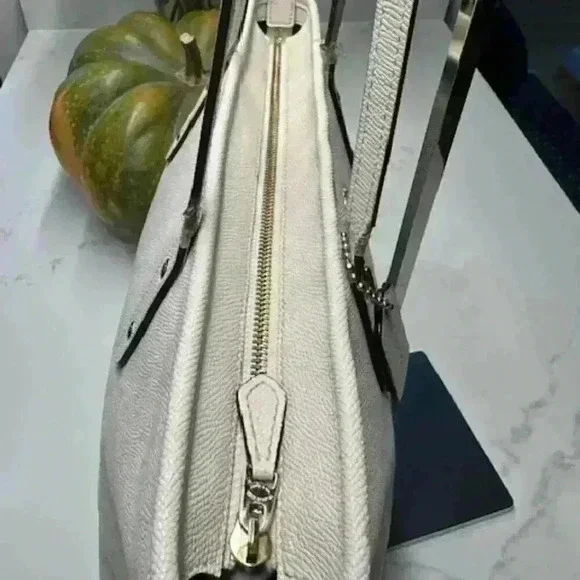 Coach City Zip Tote Shoulder Bag Chalk Cross Grain Leather F58846 - Picture 6 of 16